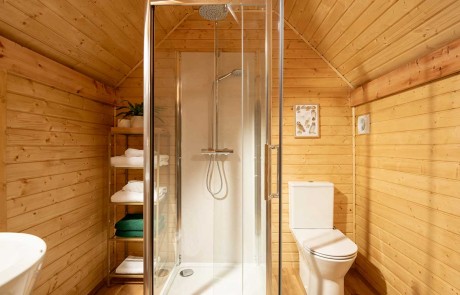 Tawny Owl Lodge Bathroom