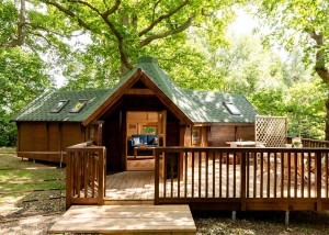Tawny Owl Lodge Exterior